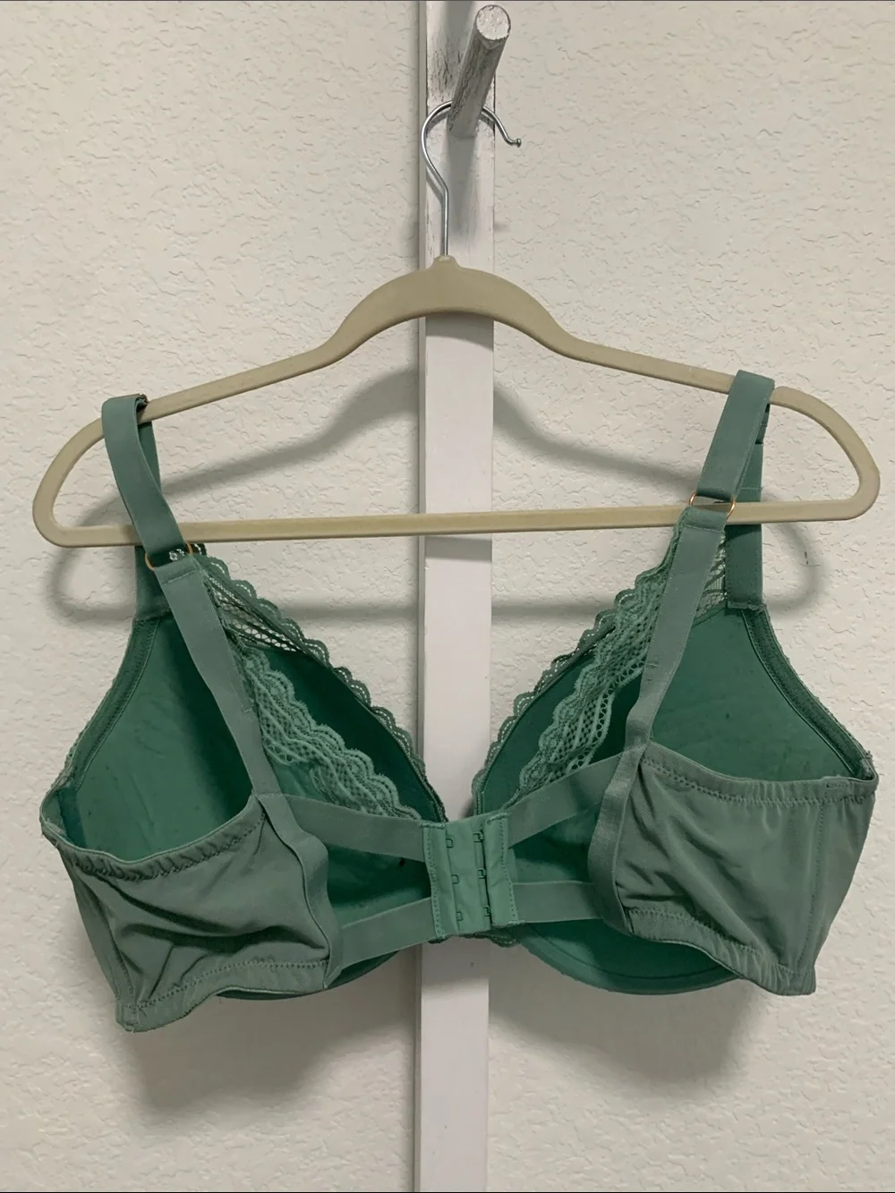 Auden elegant underwire
